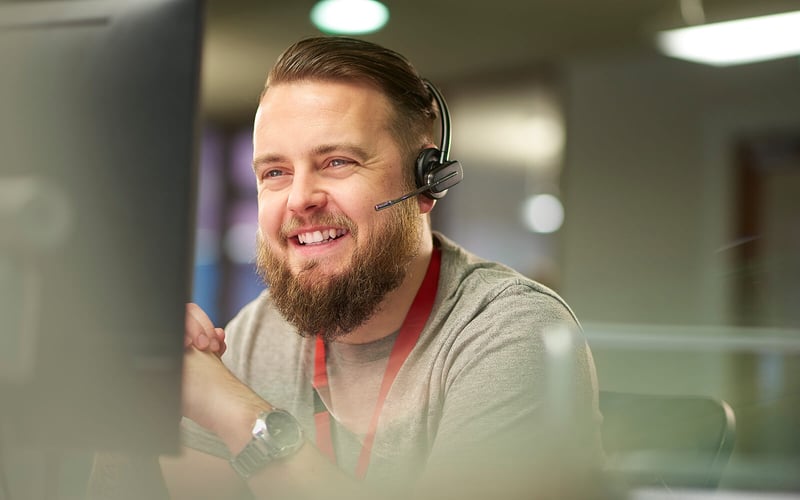 Man_ bearded_customer_agent_Dynava