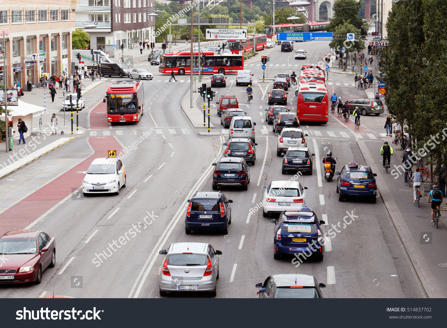 stock-photo-stockholm-sweden-august-traffic-on-the-street-langholmsgatan-at-hornstull-514837702